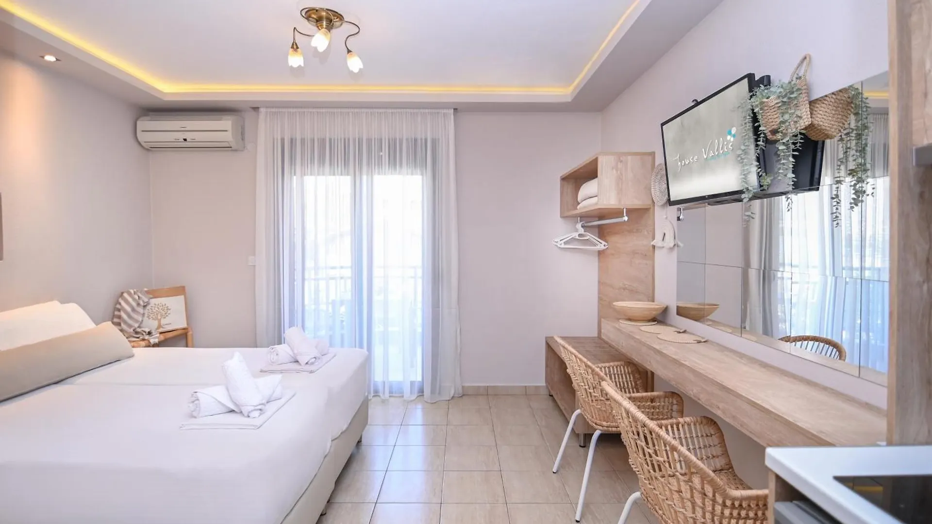 House Vallis Sarti 0*,